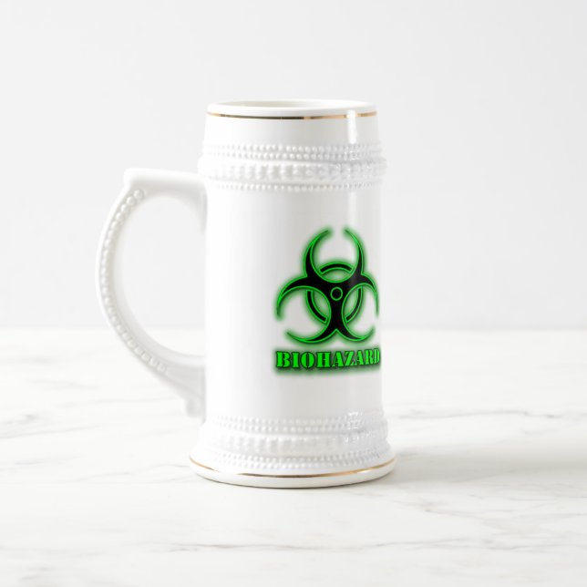 A caneca de cerveja da cerveja do Biohazard (Esquerda)