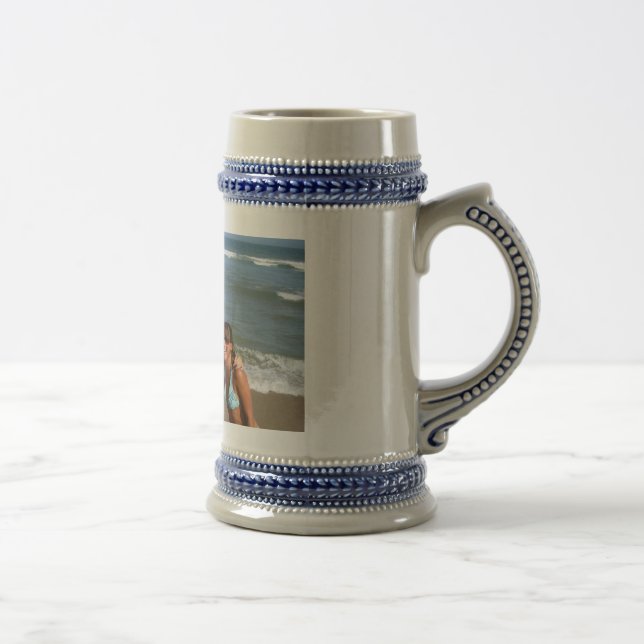 A caneca de cerveja de Jenn (Direita)