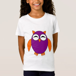 A coruja bonito do Dia das Bruxas caçoa a camisa