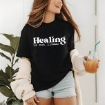 A cura não é uma citação de Linear Grief Sayings<br><div class="desc">A cura não é linear Grief Sayings Cotação T-shirt apresenta o texto "Healing Not Linear" (Curar não é linear) na simples tipografia branca moderna. Projetado pelo Evco Studio www.zazzle.com/store/evcostudio</div>
