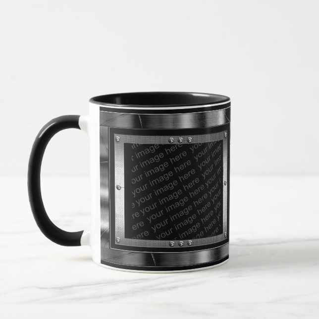 A foto do metal molda a caneca (Esquerda)
