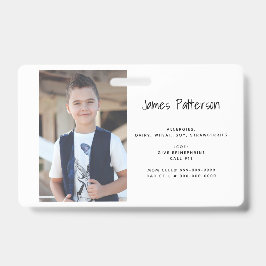 A foto feita sob encomenda caçoa o crachá de