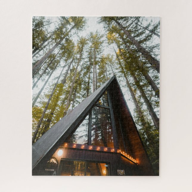 A-FRAME CABIN IN IN WOODS JIGSAW QUEBRA-CABEÇA (Vertical)