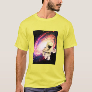 A galáxia legal colore a camisa do geek espacial a