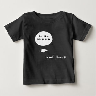 À lua e à camiseta moderna hipster