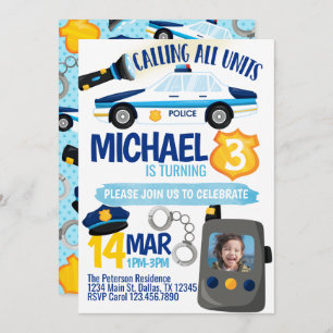 A polícia apanha o convite de aniversário do