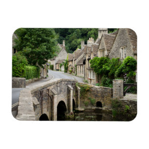A ponte no castelo Combe, ímã BRITÂNICO do