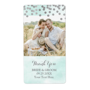 A prata azul da aguarela pontilha a etiqueta do