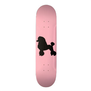 A saia cor-de-rosa da caniche inspirou o skate
