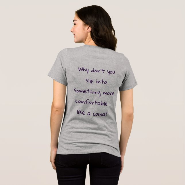 A sarcastic phrase on the back of a sweatshirt (Verso completo)