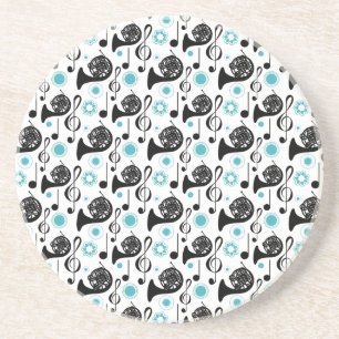 A trompa francesa nota a porta copos