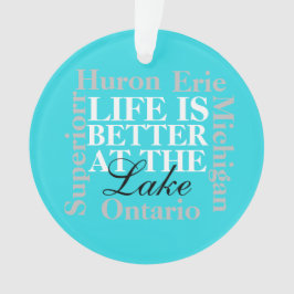 A vida é melhor no ornamento do lago