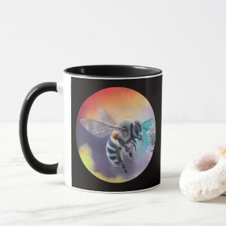Abelha na caneca da Flor. Bumblebee bonito e color
