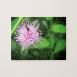 Abelhas em um quebra-cabeça de serra de vaivém de