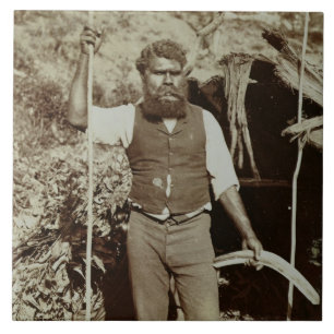 Aborígene com um Bumerangue, c.1860s (foto do