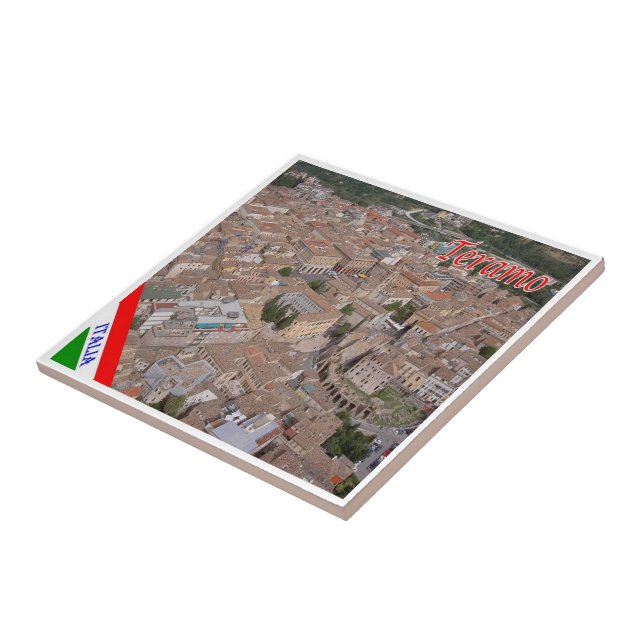 ABR010 TERAMO, Abruzzo, Itália, (Lateral)