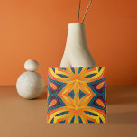 Abstrato caleidoscópico amarelo alaranjado moderno<br><div class="desc">Este azulejo decorativo único mostra um design contemporâneo infundido com cores vibrantes e formas de abstrato. A mistura mesmerizante de tons laranja, amarelos, roxos e azuis cria uma exibição atraente que adiciona um toque de modernidade e talento artístico a qualquer espaço. Feito com precisão e cuidado, esse azulejo cerâmico combina...</div>