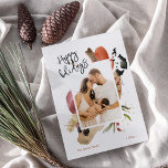Abstrato Natal Feliz Cartão com fotos Personalizad<br><div class="desc">Comemore a temporada com este único cartão de feriado fotográfico. Este design apresenta a inscrição "Felizes Feriados" no script de pincel com a imagem de abstrato artístico. Mais designs e cartões de saudação de Natal estão disponíveis no meu compro BaraBomDesign.</div>