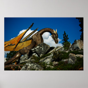 Acima do poster do monte