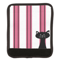 Gato preto e listra cor-de-rosa