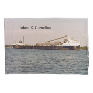 Adam E. Cornelius travesseiro