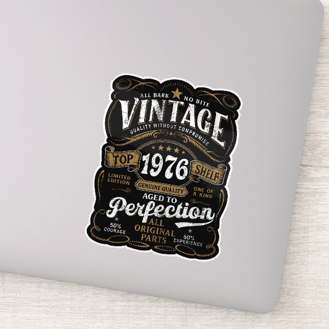 Adesivo Aged To Perfection Vintage 1976 Birthday 50th   (Detalhe)