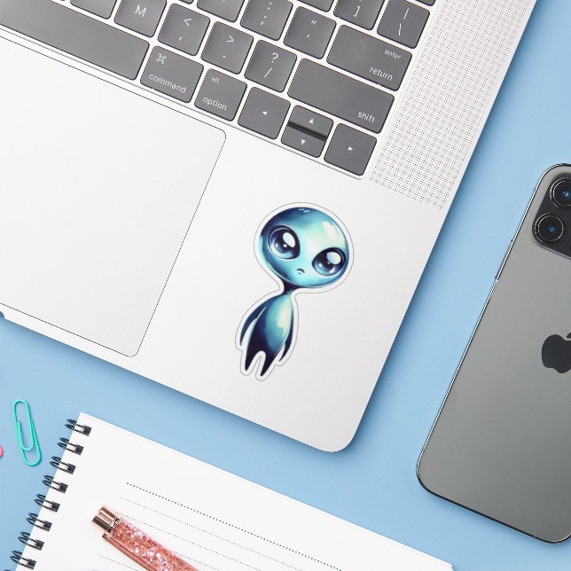 Adesivo Alienígena Kawaii Azul (Notebook com iPhone)