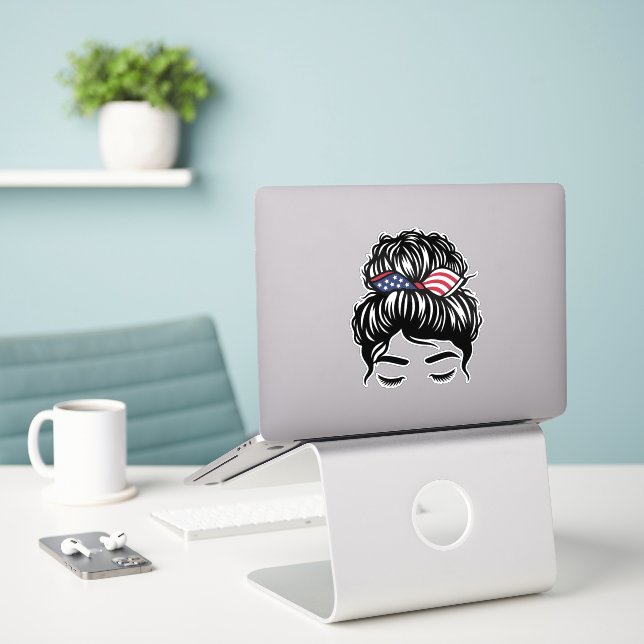 Adesivo Americana Messy Bun Girl [ (Laptop na mesa)
