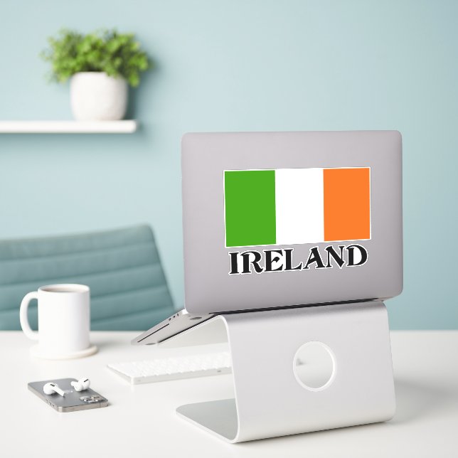 Adesivo Bandeira da Irlanda (Laptop na mesa)