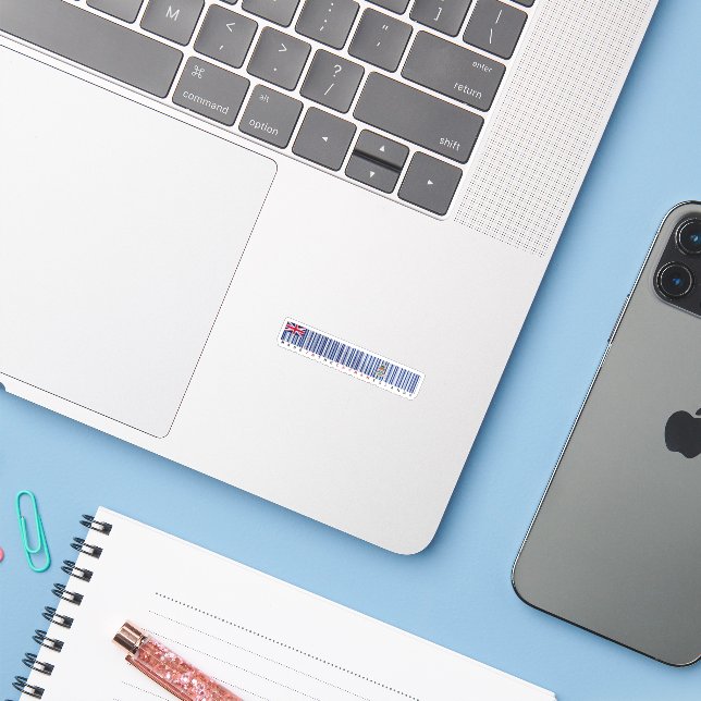 Adesivo Bandeira de código de barras feito nas Ilhas Cayma (Notebook com iPhone)