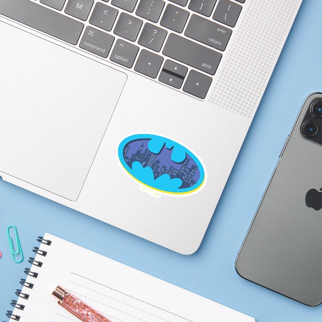 Adesivo Batman | Símbolo da Cidade de Gotham (Notebook com iPhone)