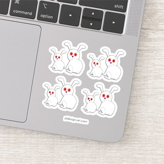 Adesivo Bonecas brancas desgastadas com olhos vermelhos (Detalhe)