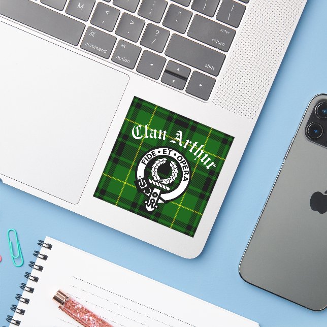 Adesivo Clan Arthur Crest Crachá & Tartan (Notebook com iPhone)
