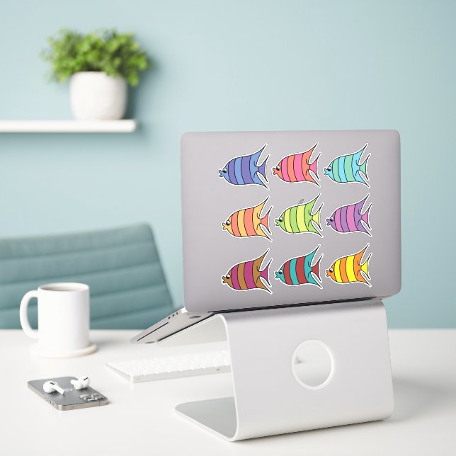 Adesivo conjunto de peixes animados (Laptop na mesa)
