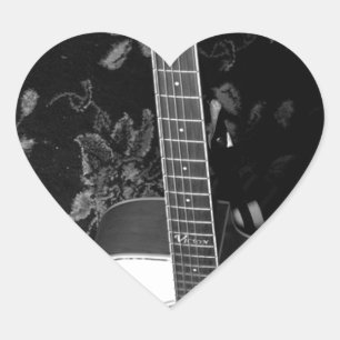 Adesivo Coração Belo Motivo Africano em Tons de Cinza de Guitarra