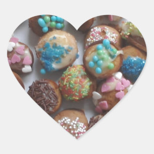 Adesivo Coração bolos de aniversário pequenos coloridos, comida,