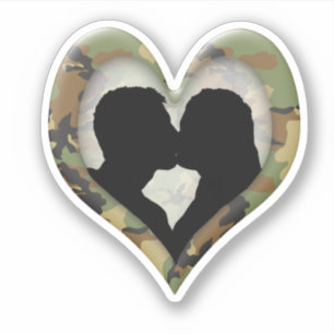 Adesivo Coração Camuflado com Casal Beijando