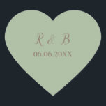 Adesivo Coração Casamento de beleza e charme<br><div class="desc">Uma forma encantadora e bonita de complementar a sua papelaria de casamento,  estes adesivos de forma cardíaca apresentam um fundo verde com bonito fonte marrom. Personalize seu nome e data do casamento personalize seus adesivos hoje mesmo! Design do Sticker: WeddingsbyRhoadie</div>