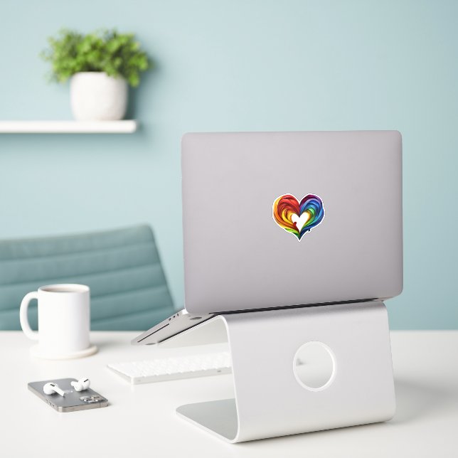 Adesivo Coração - Cores Arco-Íris (Laptop na mesa)