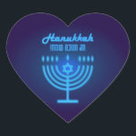 Adesivo Coração Feliz Hanukkah Luz Marinho de Férias Judaicas Hebr<br><div class="desc">Feliz Hanukkah Belo Design de Férias Judaicas com as letras hebraicas. Antecedentes judeus do Hanukkah com símbolos tradicionais do Chanukah - Dourado Menorah, Hanukkiah Candelabrum e velas, sonhos de madeira (rodando no topo), rosquinhas, estrela de David e padrão de papel de parede luminoso brilhante. Decoração do Festival Chanucá. Jerusalém, Israel....</div>