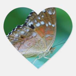 Adesivo Coração Linda Borboleta Danaus Plexippus na Folha.