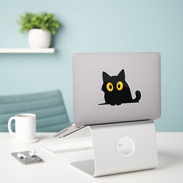 Adesivo Cute Cat Sticker – Adorable Design  (Laptop na mesa)