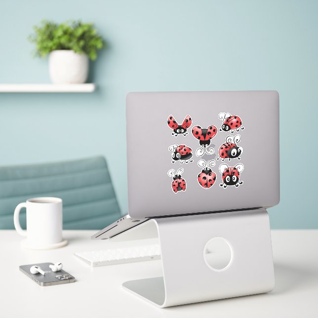 Adesivo Cute Ladybug (Laptop na mesa)