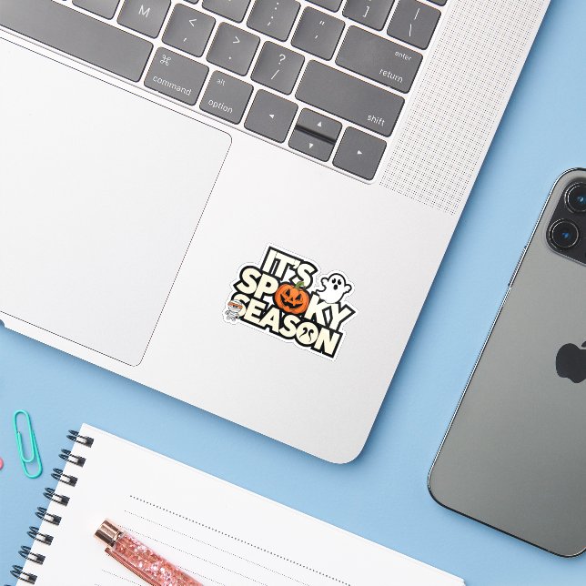 Adesivo é o design da temporada assustadora (Notebook com iPhone)
