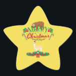 Adesivo Estrela Feliz Natal Llama com uma lama dormindo<br><div class="desc">Adorável e fofo chá de natal com uma lama usando chapéu de Santa,  uma preguiça dormindo. Um presente perfeito para sua preguiça ou lama obcecada neta,  neto ou filho.</div>