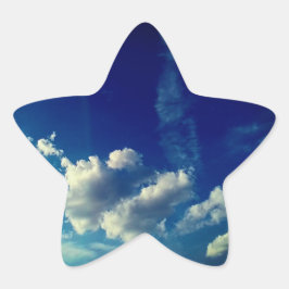 Adesivo Estrela Nuvens brancas, num céu azul e turquesa