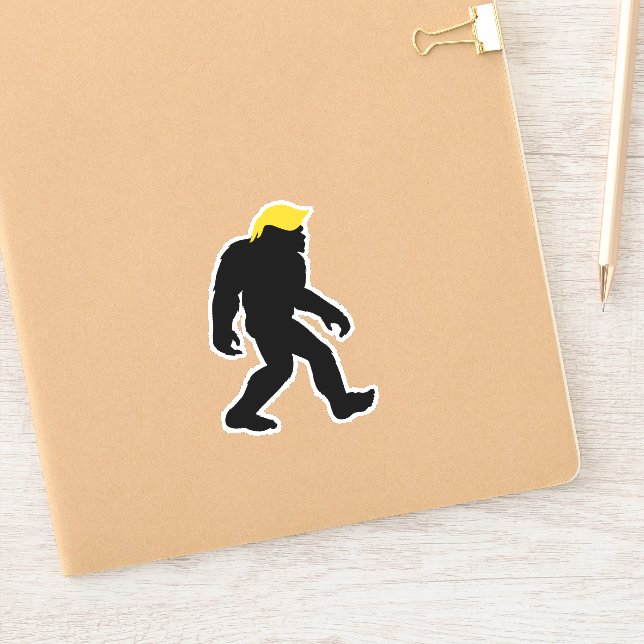 Adesivo Funny Bigfoot em Trump Yellow Hair 2024 Eleições (Notebook)