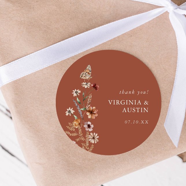 Adesivo liso de Terracotta Floral (Boho Terracotta Floral Classic Round Sticker with Butterfly by Painted Paperie
)