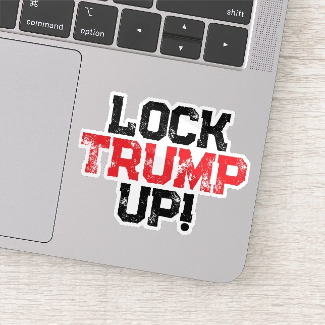 Adesivo Lock Trump Up Political Laptop (Detalhe)