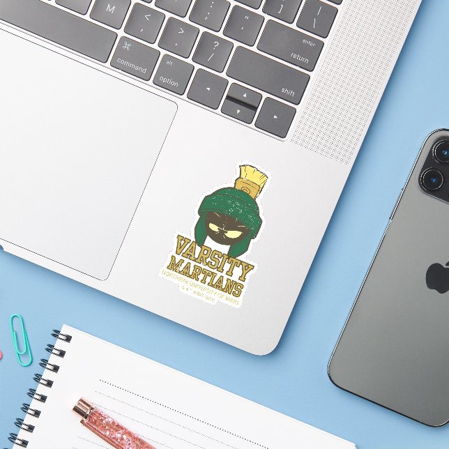 Adesivo MARVIN, O MARTIAN™ Varsity Collegiate Graphic (Notebook com iPhone)